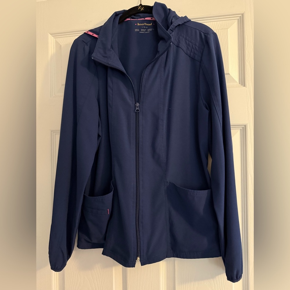 Heart Soul Women’s Scrub Jacket. Large